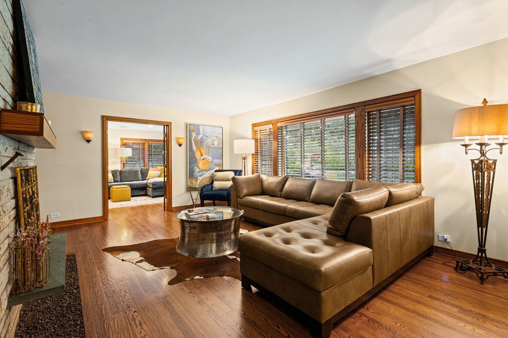 9400 Kilbourn Avenue, Skokie, IL 60076 — photo 4
