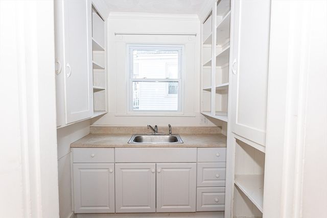 343 Cabot St 1, Beverly, MA 01915