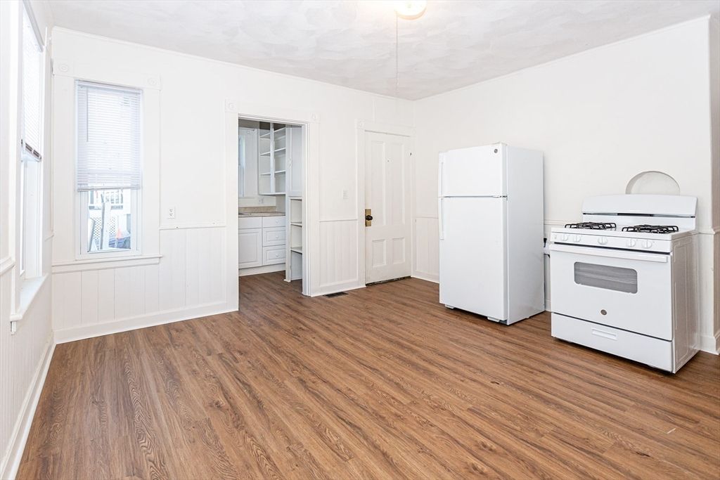 343 Cabot St 1, Beverly, MA 01915