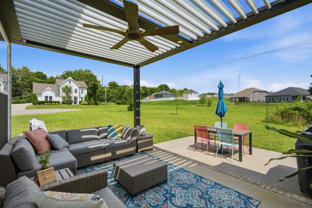1006 Dermot Dr, Mount Juliet, TN 37122