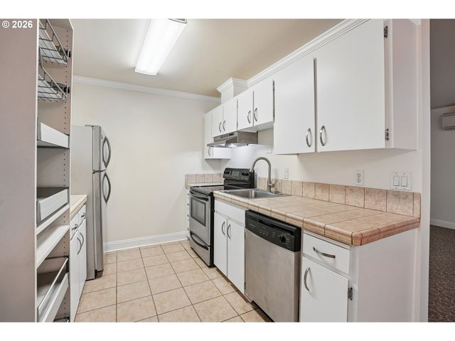 1500 Sw SKYLINE Blvd 24, Portland, OR 97221