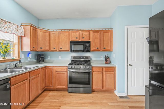 215 Birch Street, Hamilton, NJ 08610