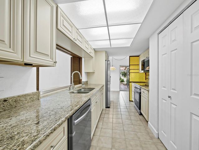 5451 SHADOW LAWN DRIVE, Sarasota, FL 34242