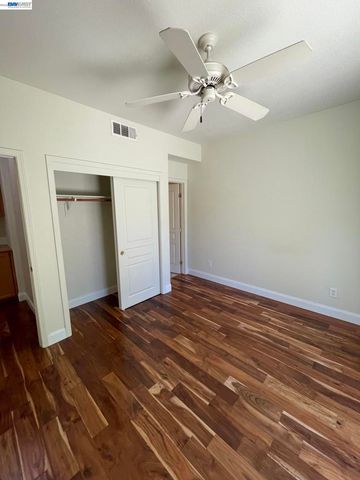 6056 Silveroak Cir, Stockton, CA 95219