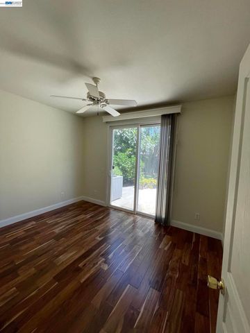6056 Silveroak Cir, Stockton, CA 95219