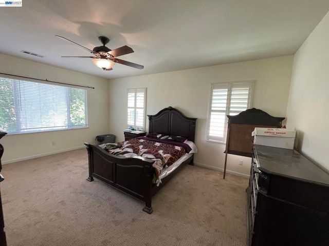 6056 Silveroak Cir, Stockton, CA 95219