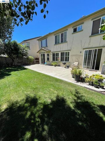 6056 Silveroak Cir, Stockton, CA 95219