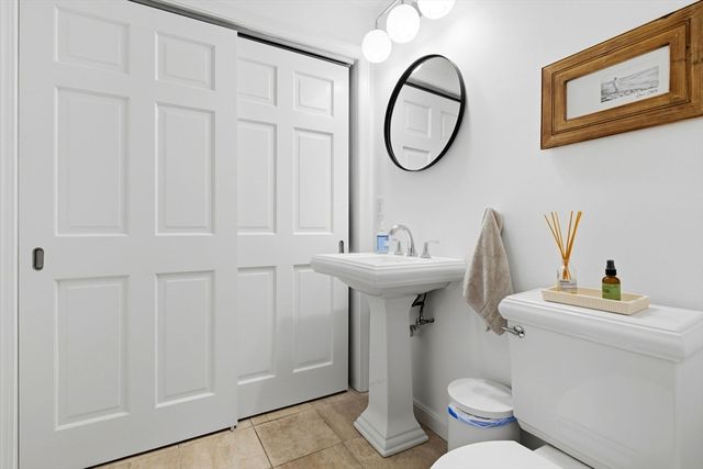 366 W 2nd St 3, Boston, MA 02127