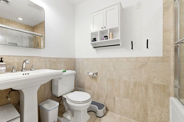 366 W 2nd St 3, Boston, MA 02127