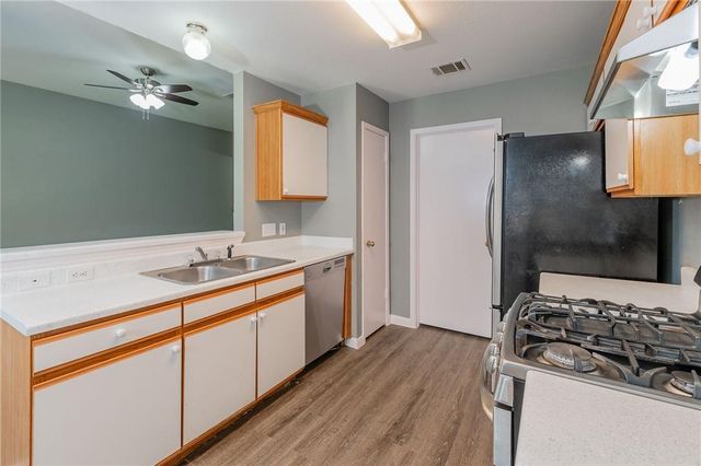 1000 Honeysuckle DR, Leander, TX 78641