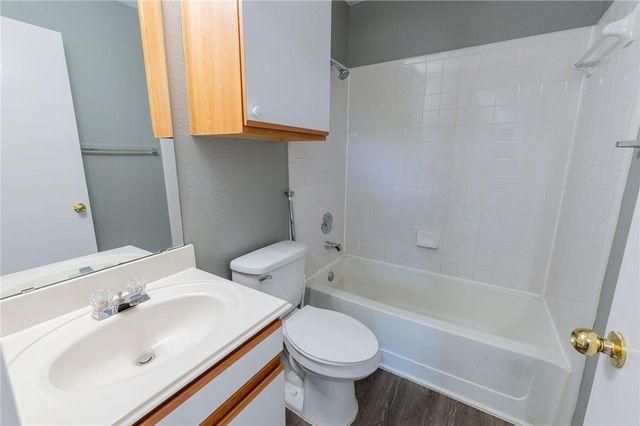 1000 Honeysuckle DR, Leander, TX 78641