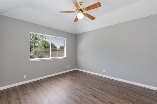 1000 Honeysuckle DR, Leander, TX 78641