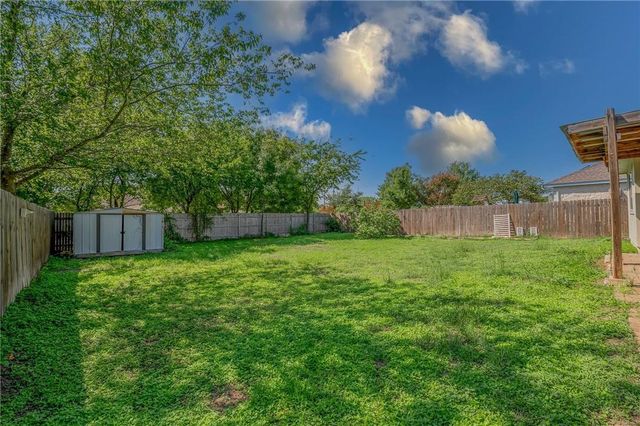 1000 Honeysuckle DR, Leander, TX 78641