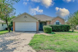 1000 Honeysuckle DR, Leander, TX 78641