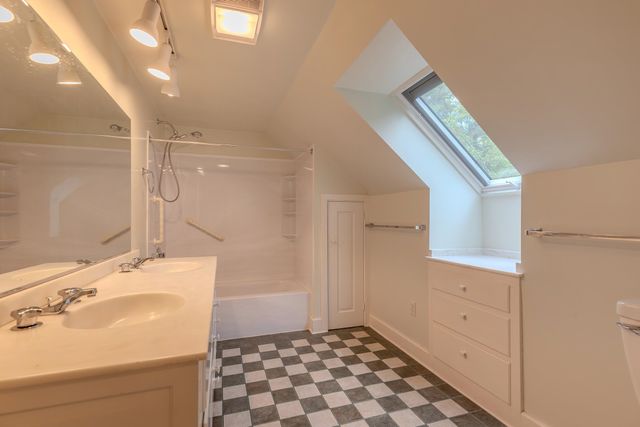 223 Coach Road, Chester, VT 05143
