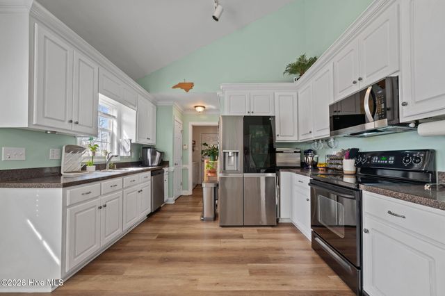 2705 Camille Drive, Winterville, NC 28590