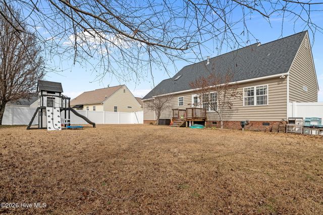 2705 Camille Drive, Winterville, NC 28590