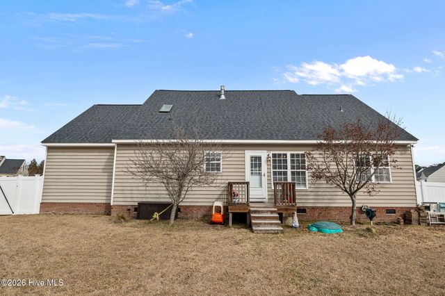 2705 Camille Drive, Winterville, NC 28590