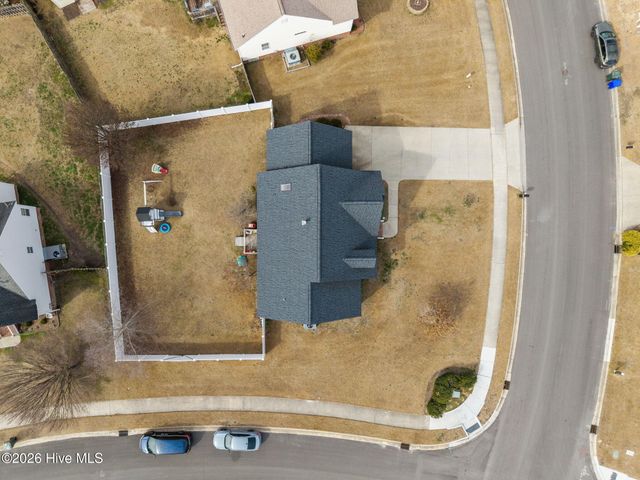 2705 Camille Drive, Winterville, NC 28590