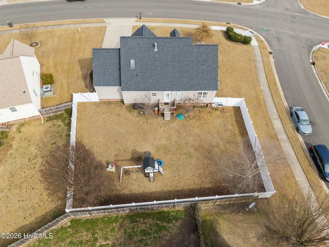 2705 Camille Drive, Winterville, NC 28590