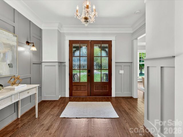 221 Anthony Circle, Charlotte, NC 28211