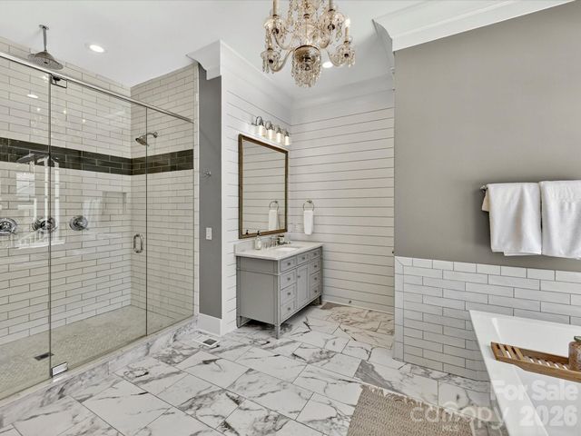 221 Anthony Circle, Charlotte, NC 28211