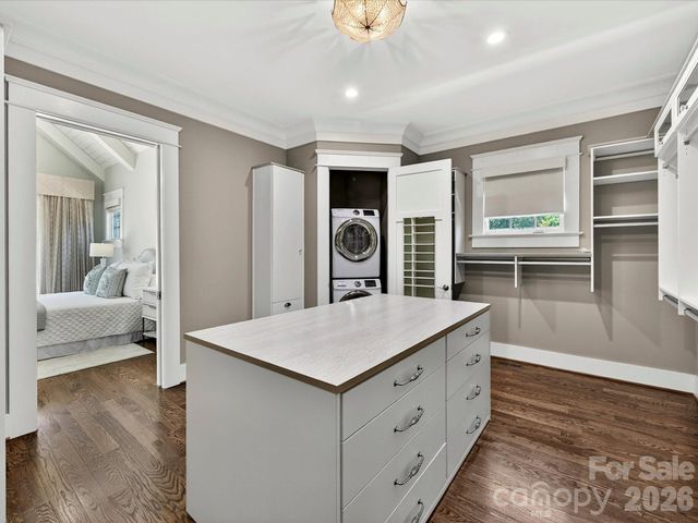 221 Anthony Circle, Charlotte, NC 28211
