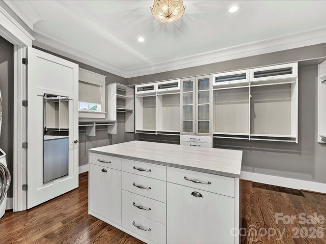 221 Anthony Circle, Charlotte, NC 28211
