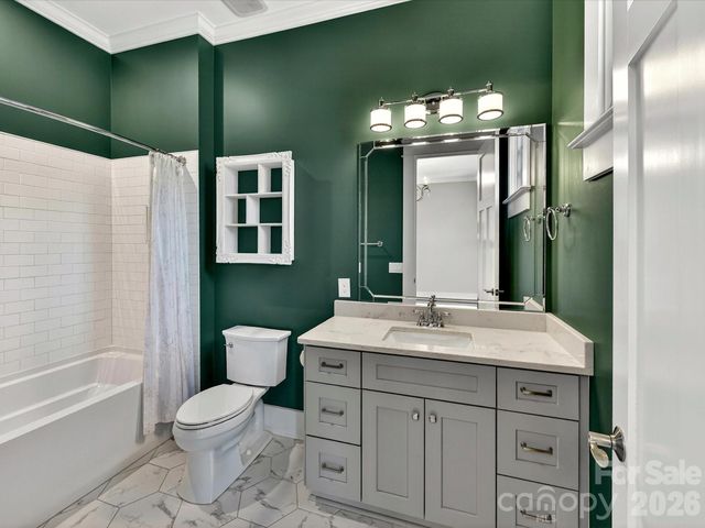 221 Anthony Circle, Charlotte, NC 28211