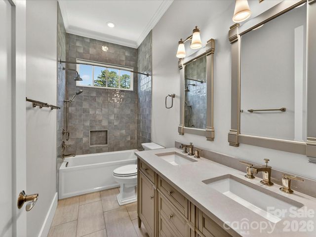 221 Anthony Circle, Charlotte, NC 28211