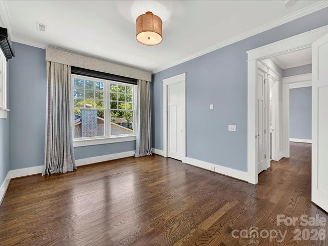 221 Anthony Circle, Charlotte, NC 28211