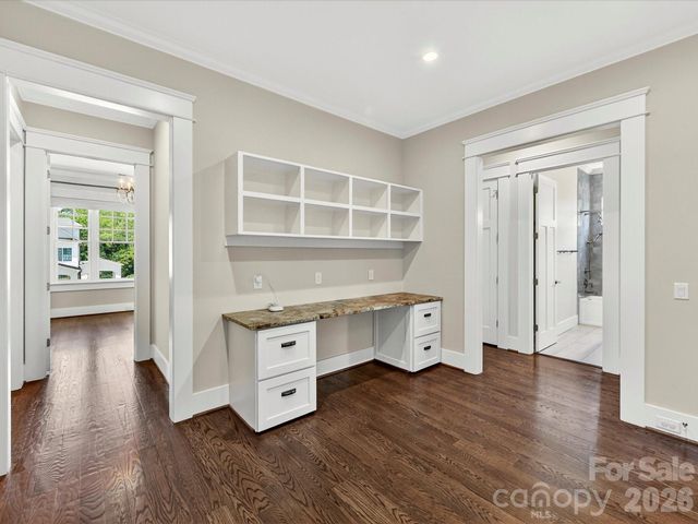 221 Anthony Circle, Charlotte, NC 28211