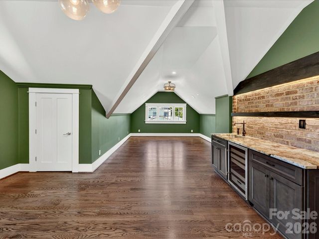 221 Anthony Circle, Charlotte, NC 28211
