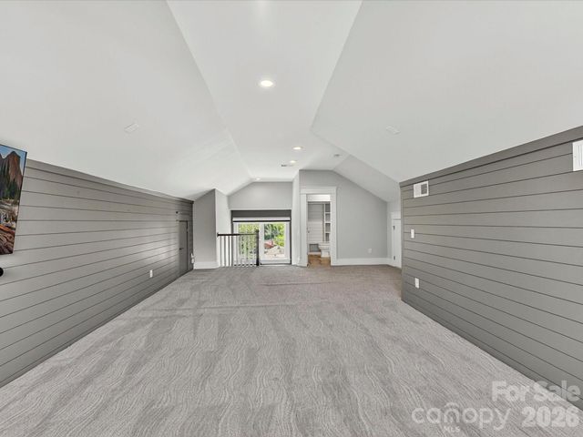 221 Anthony Circle, Charlotte, NC 28211