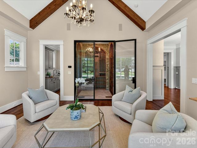 221 Anthony Circle, Charlotte, NC 28211