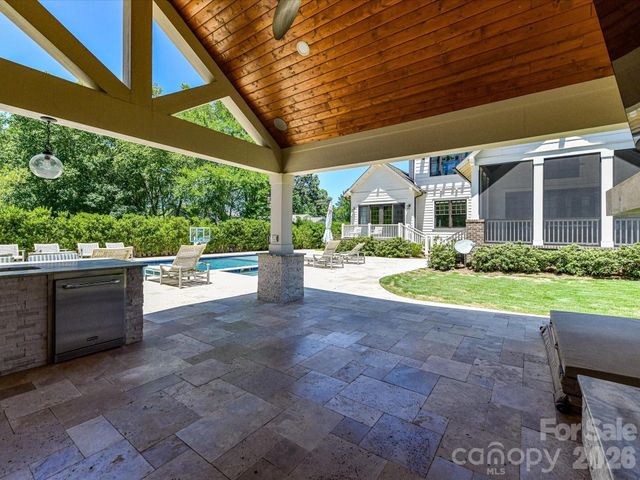221 Anthony Circle, Charlotte, NC 28211