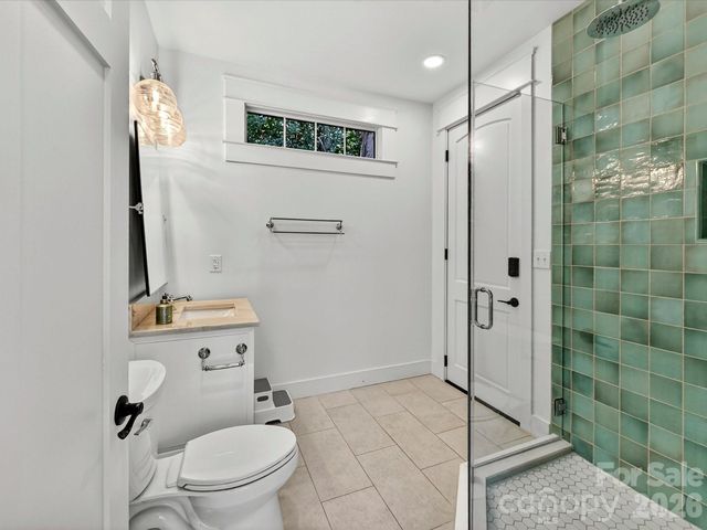 221 Anthony Circle, Charlotte, NC 28211