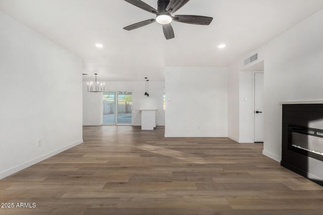 3426 W GLENN Drive, Phoenix, AZ 85051