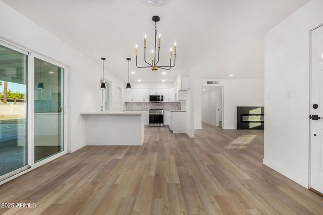 3426 W GLENN Drive, Phoenix, AZ 85051