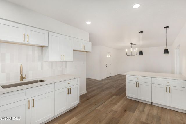 3426 W GLENN Drive, Phoenix, AZ 85051