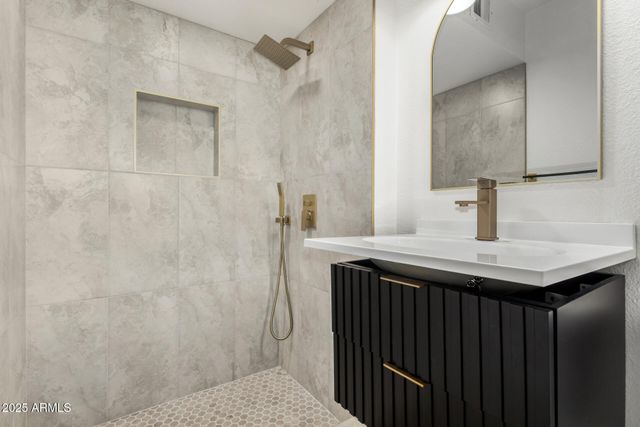 3426 W GLENN Drive, Phoenix, AZ 85051