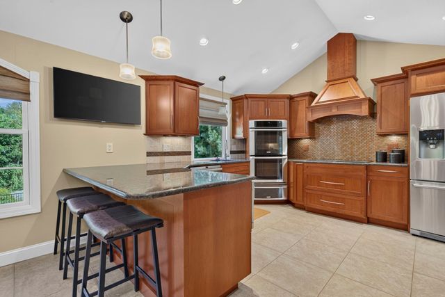 41 Fox Run, Tewksbury, MA 01876