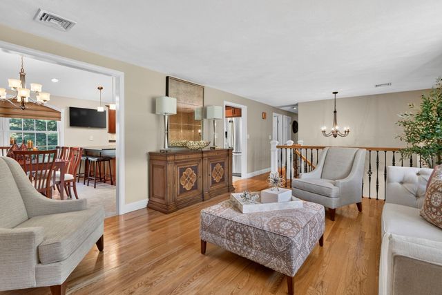 41 Fox Run, Tewksbury, MA 01876