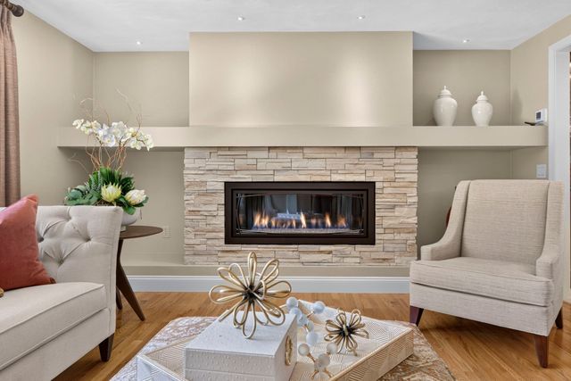 41 Fox Run, Tewksbury, MA 01876