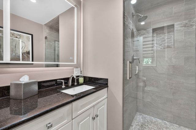 41 Fox Run, Tewksbury, MA 01876