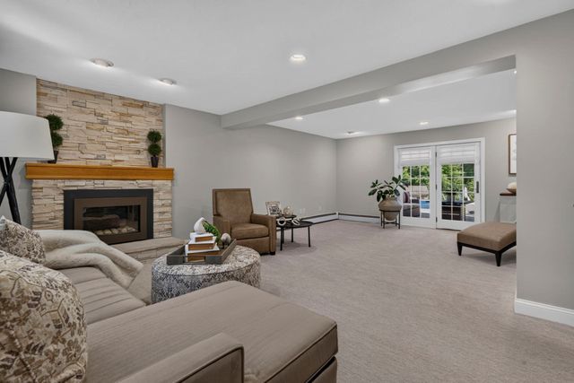 41 Fox Run, Tewksbury, MA 01876