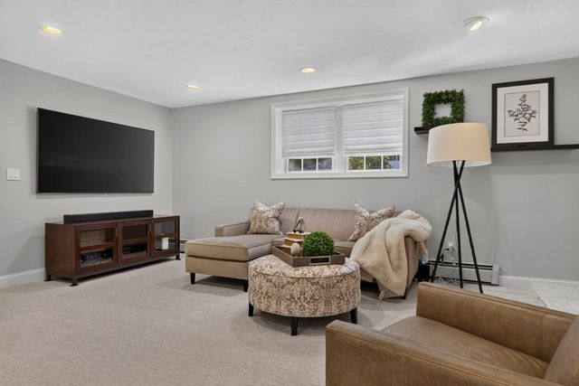 41 Fox Run, Tewksbury, MA 01876
