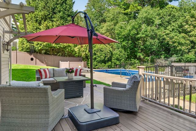 41 Fox Run, Tewksbury, MA 01876