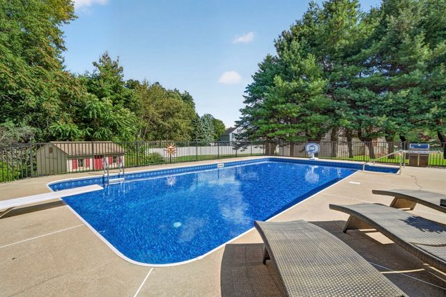 41 Fox Run, Tewksbury, MA 01876