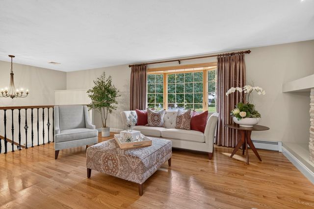 41 Fox Run, Tewksbury, MA 01876